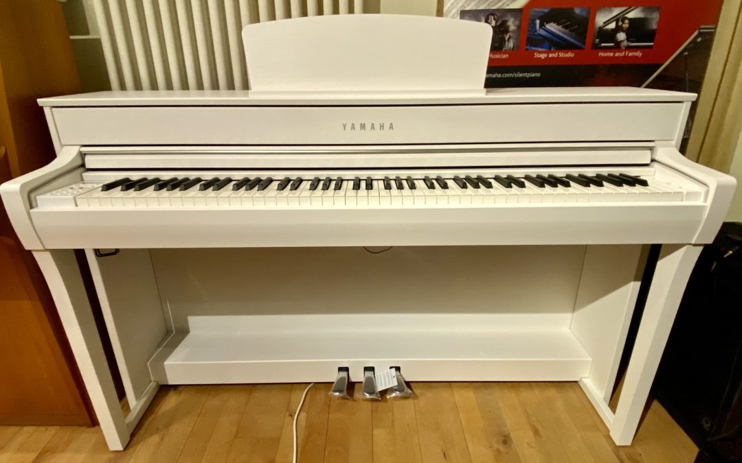Yamaha CLP 735 WH | Hemmerich Pianos